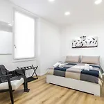 Hostdomus - Azure Loft Free Garage 로아노