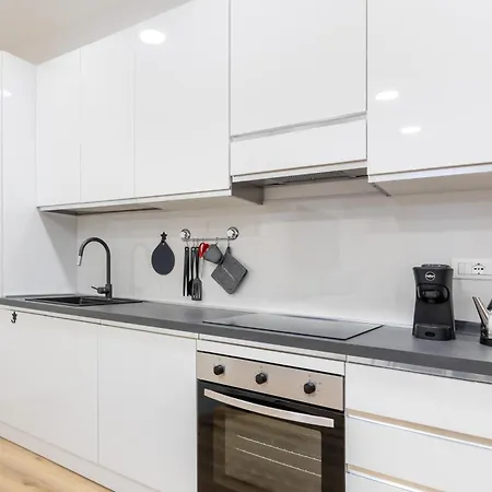 アパート Hostdomus - Azure Loft Free Garage