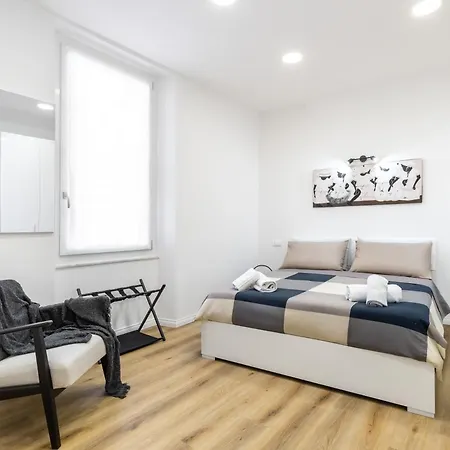 Hostdomus - Azure Loft Free Garage ロアーノ