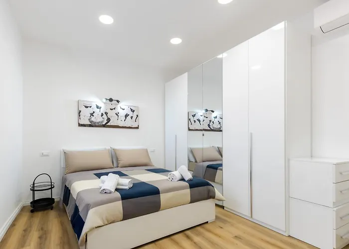 Hostdomus - Azure Loft Free Garage