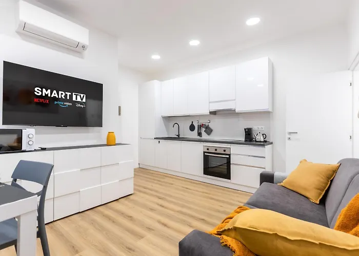 Hostdomus - Azure Loft Free Garage Daire Loano
