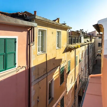 Hostdomus - Azure Loft Free Garage Apartament