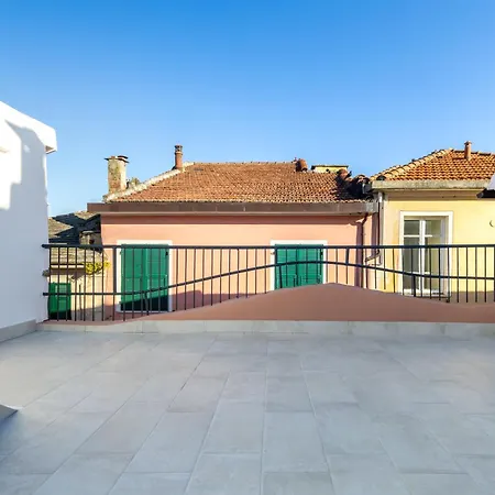 Hostdomus - Azure Loft Free Garage Apartment Loano