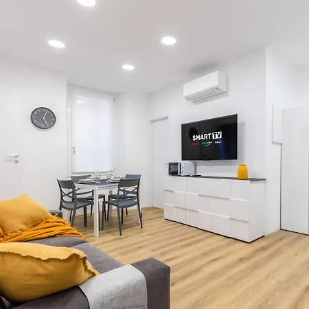 Apartment Hostdomus - Azure Loft Free Garage