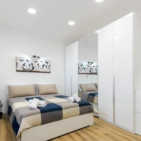 Hostdomus - Azure Loft Free Garage