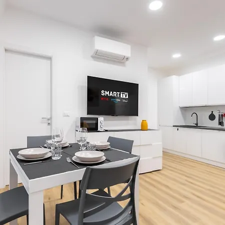 Hostdomus - Azure Loft Free Garage Apartment